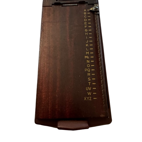 Elegant Brown Wooden Clipboard - Picture 1 of 4